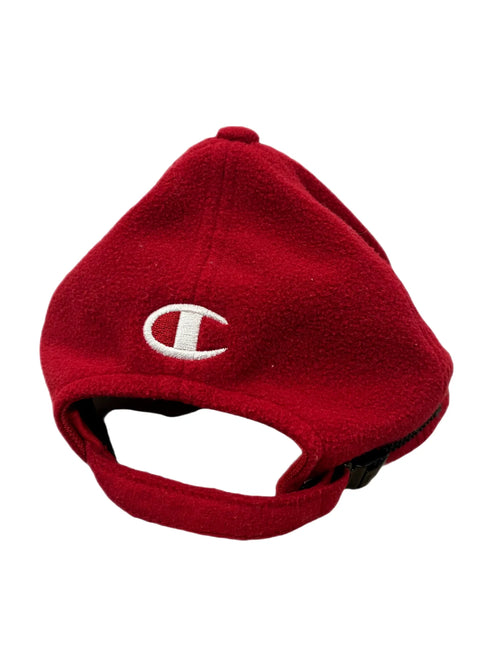 Dos de la casquette Champion rouge velours vintage années 90, logo et écriture brodés à l'arrière, système réglable