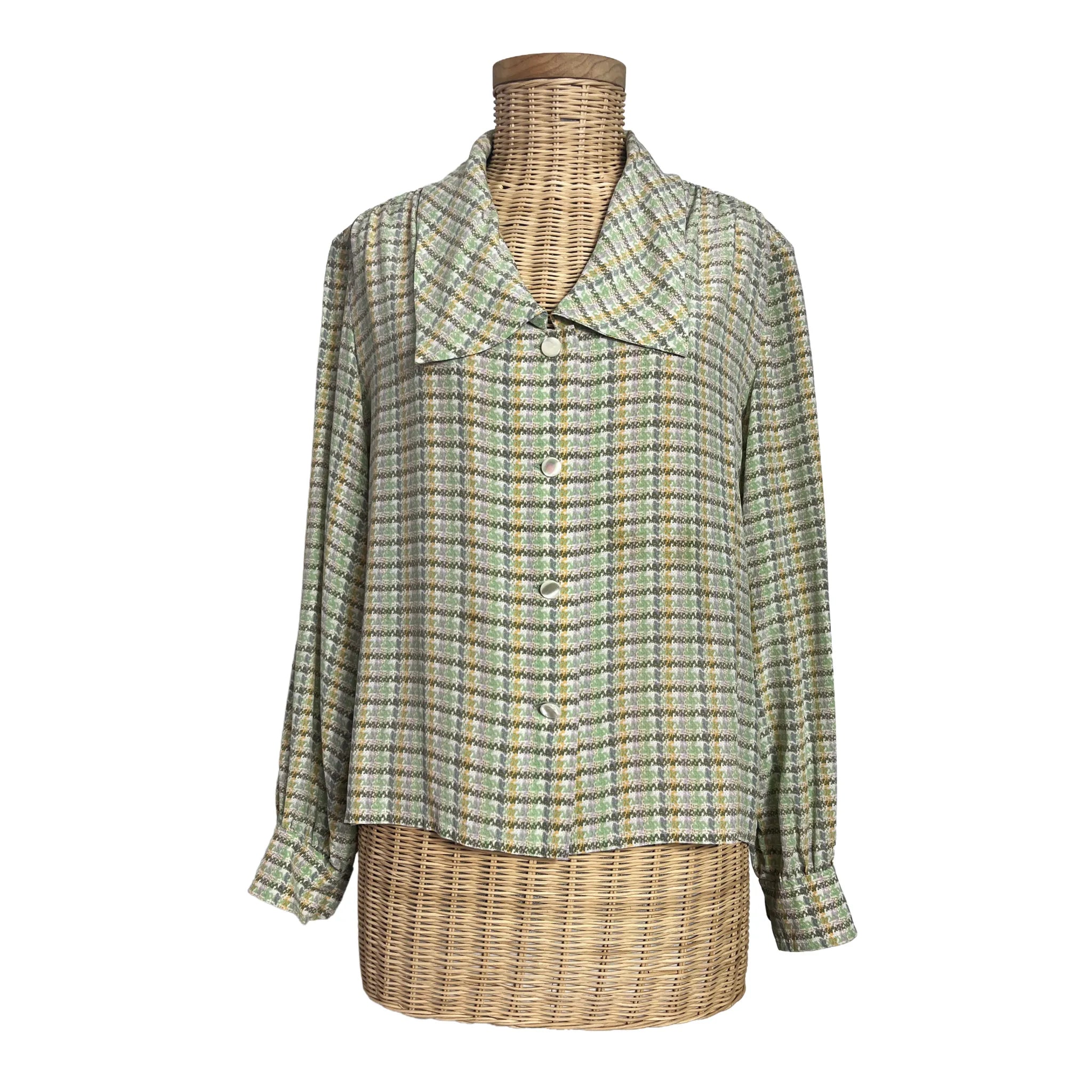Chemisier femme Céline vintage en soie carreaux pastel, col chemise, taille 40, vue de face