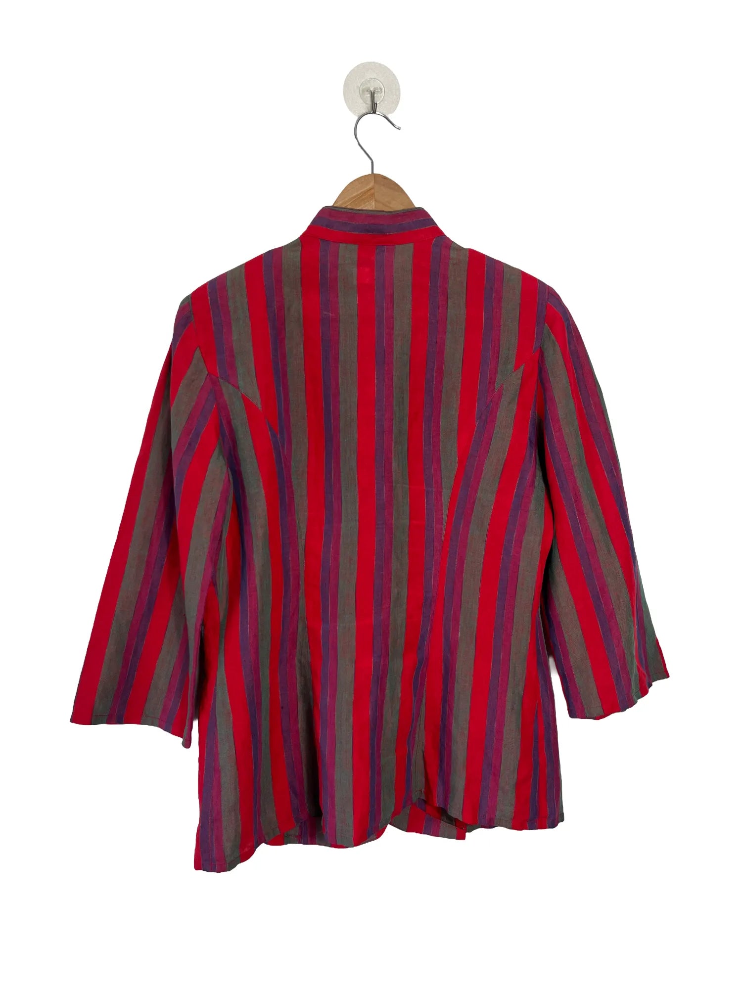 Dos du chemisier femme à rayures lin, fermeture boutonnée, coupe cintrée, taille 40