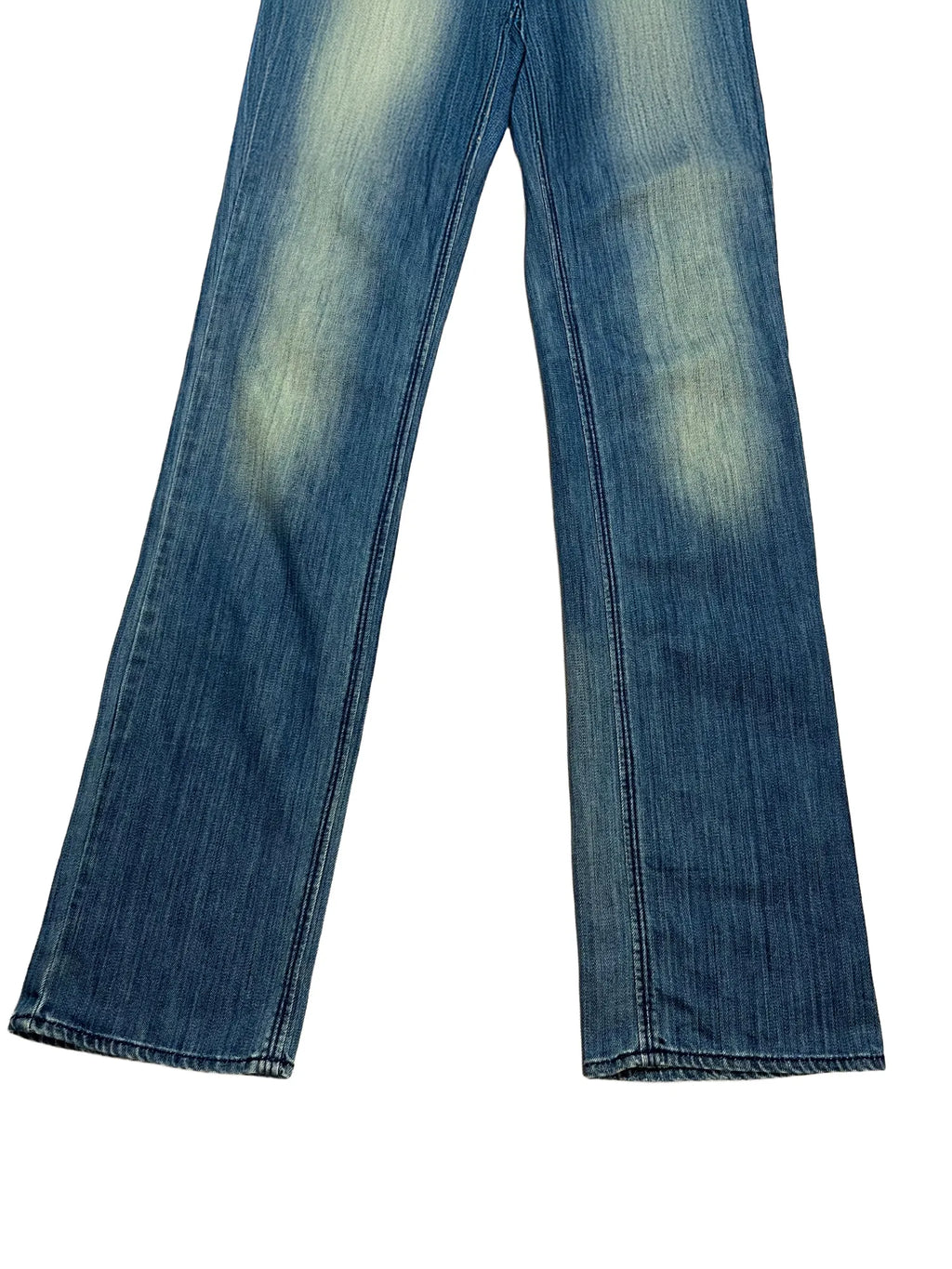 Détail bas de jambe du jean femme Hugo Boss bleu marine coupe droite taille 36