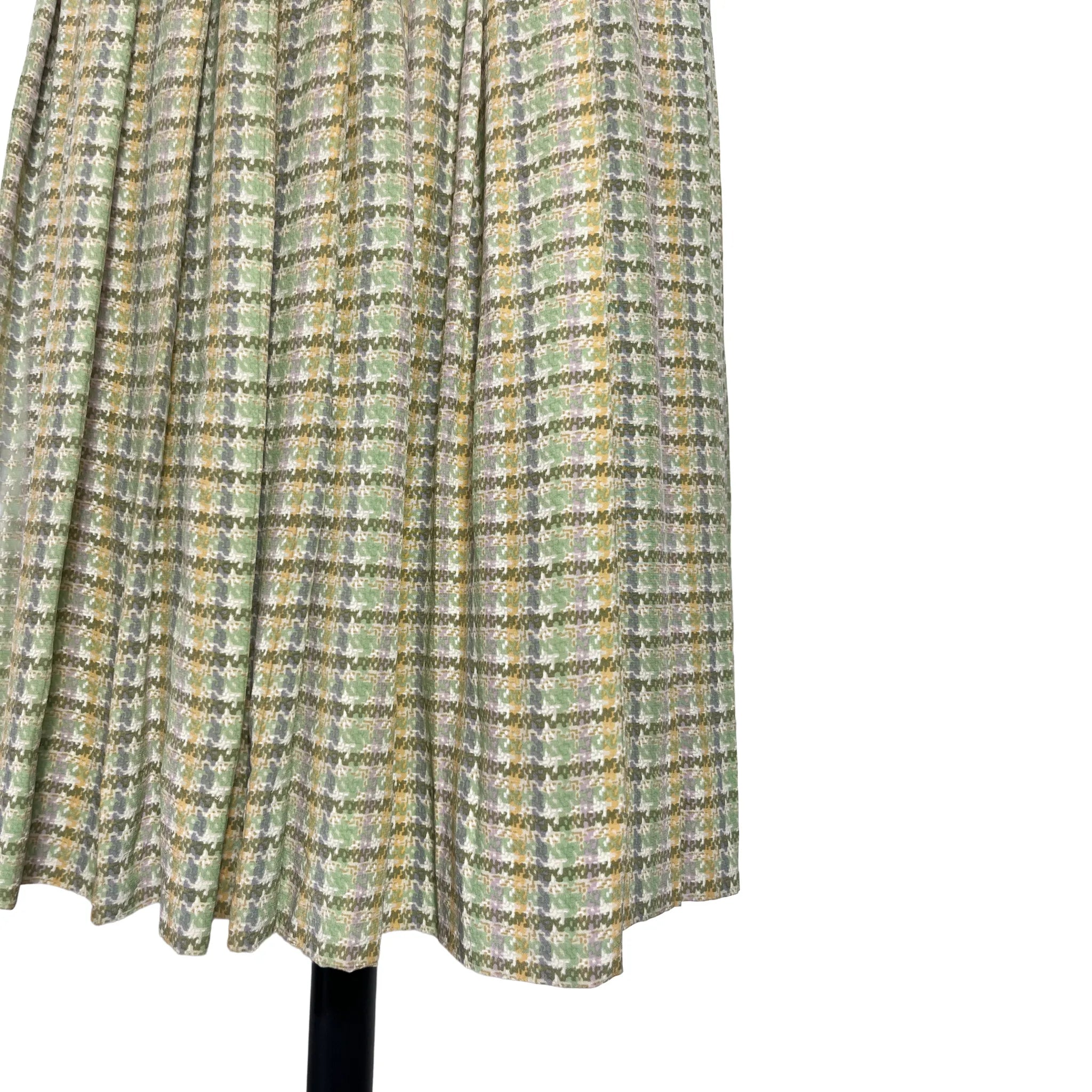 Détail bas de la jupe femme Céline soie plissée doublée, taille 40