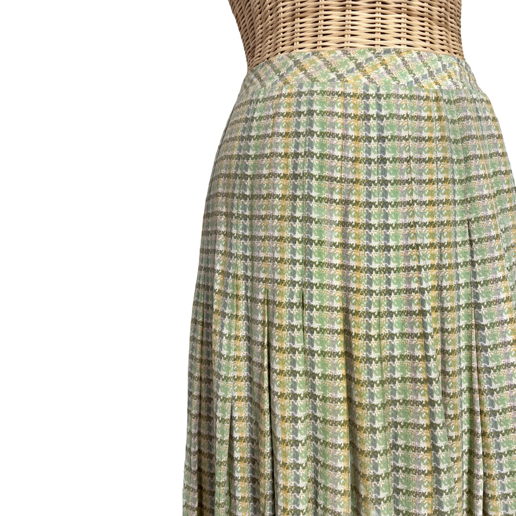 Détail ceinture taille de la jupe femme Céline soie plissée, taille 40