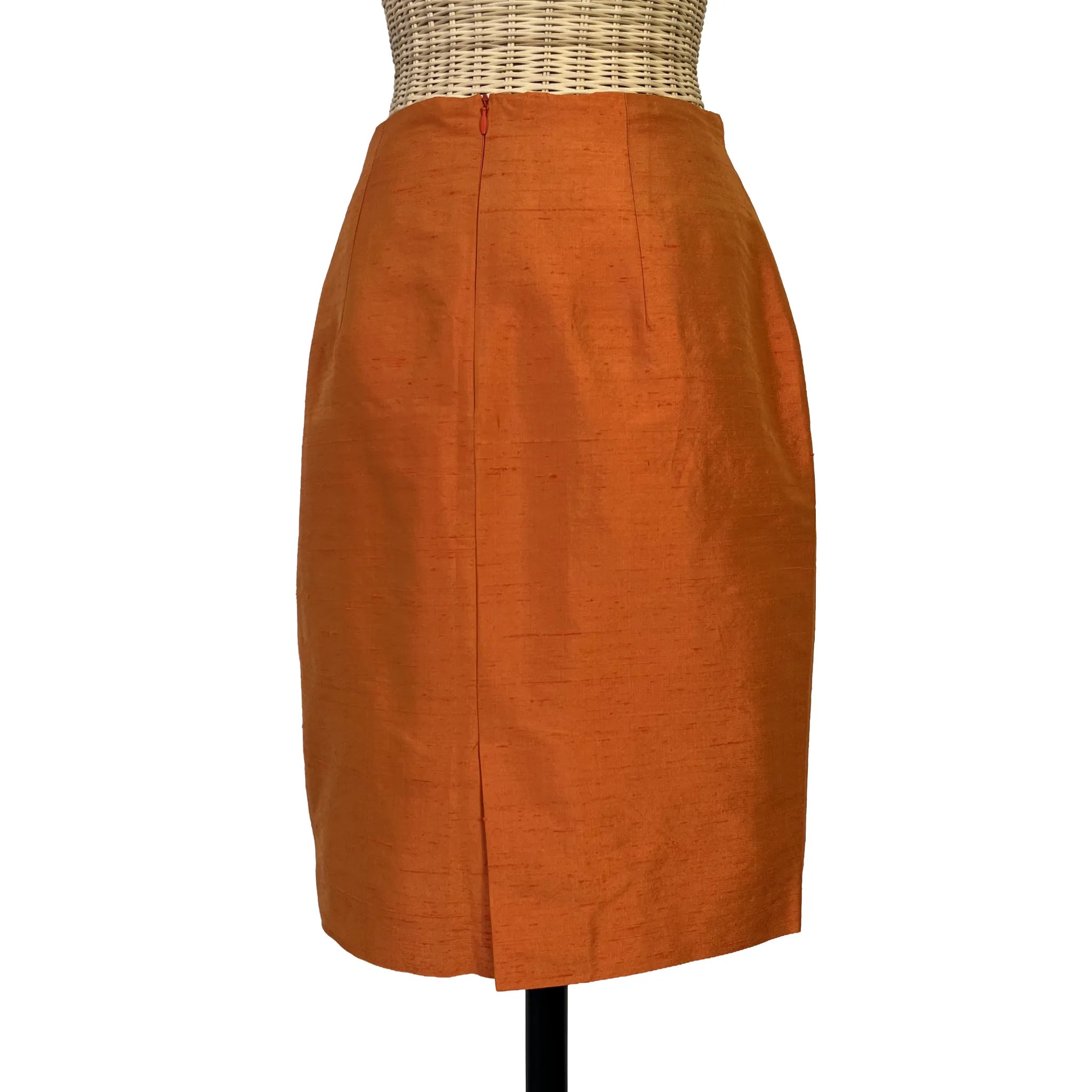 Dos de la jupe femme Renato Nucci orange soie, coupe trapèze, taille 38/40