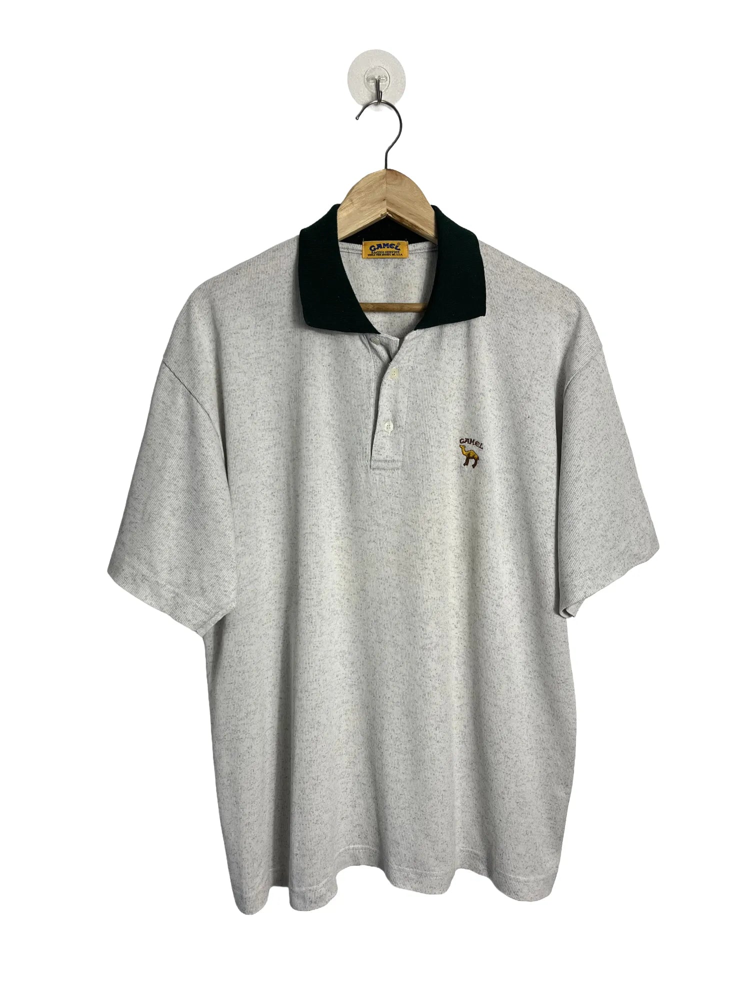 Polo homme Camel blanc chiné col vert foncé contrastant, logo Camel brodé, manches courtes, taille L, vue de face