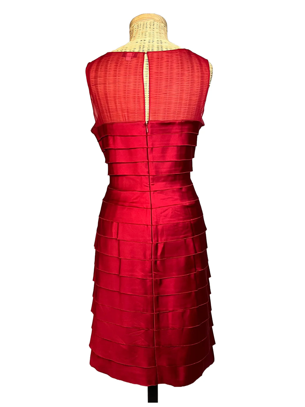 Dos de la robe femme Maison 123 rouge coupe sheath doublée soie, taille 40