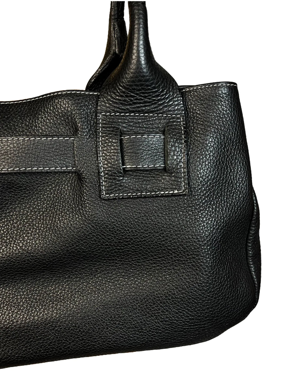 Détail intérieur et fermeture du sac à main noir en cuir véritable vintage